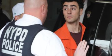 Luigi Mangione acepta ser trasladado a Nueva York para enfrentar cargos de asesinato