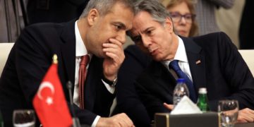 Blinken confirma que EEUU está en contacto con la alianza islamista que derrocó a Al Asad