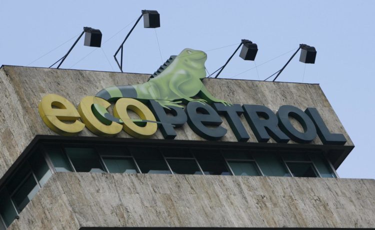 Imagen de archivo que muestra el logo de la petrolera estatal colombiana Ecopetrol. EFE/Guillermo Legaria