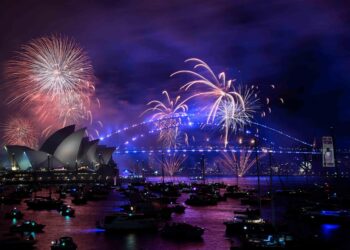 Los habitantes de ‘Christmas’ celebran la llegada del 2025 antes que el resto del mundo