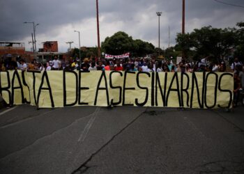 Al menos 20 menores reclutados este año por grupos armados en Colombia fueron asesinados