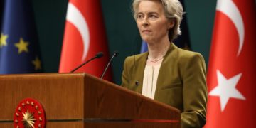 Nuevo gobierno sirio se acerca a Occidente, que ya estudia levantar las sanciones a Siria