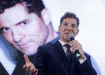 David Bisbal presenta su nuevo disco navideño con ritmos latinos en México