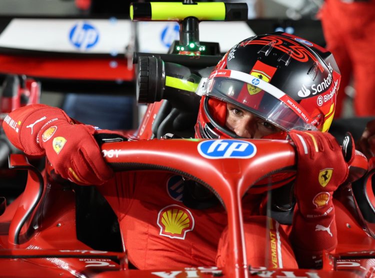 El español Carlos Sainz (Ferrari) en el Circuito de Lusail, Qatar. EFE/EPA/ALI HAIDER