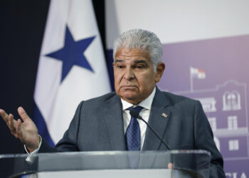 «La respuesta es no», dice Mulino ante exigencia de Trump de bajar los peajes del canal