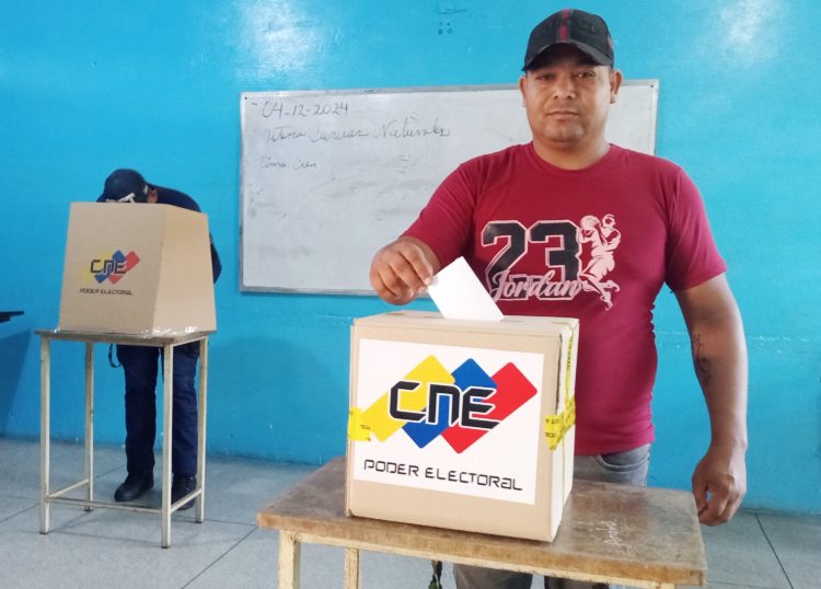 LB “Hilario Pizani Anselmi”, uno de los seis centros de votación habilitados para las elecciones de jueces de paz comunal. (Fotos Douglas Abreu)