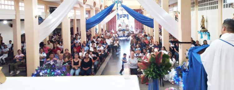 La Cejita agradece a los sacerdotes, colaboradores y fieles que hicieron posible esta celebración (Foto cortesía Marcos Montilla)