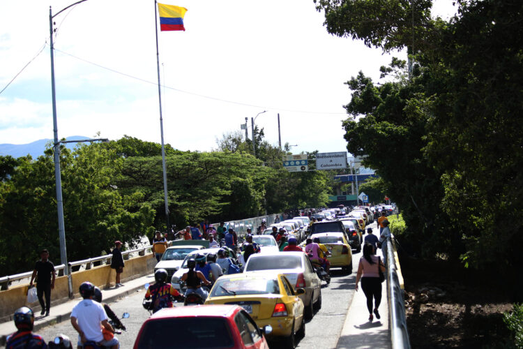 La frontera entre el estado Táchira, Venezuela, y el departamento Norte de Santander, Colombia, siguen siendo el principal puerto de salida de los venezolanos. Foto: Carlos Eduardo Ramírez