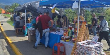 Boconeses mantienen tradición de fuegos pirotécnicos