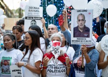 Familias de «presos políticos» exigen su libertad y el cese de la «represión»