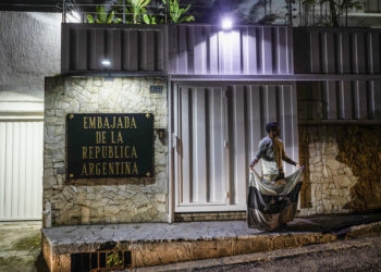Trece países exigen en la OEA salvoconducto para asilados en embajada Argentina en Caracas
