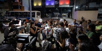 Familiares de «presos políticos» piden dialogar con Nicolás Maduro para «lograr justicia»