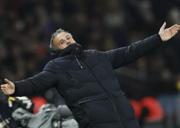 Luis Enrique intenta apagar el fuego