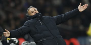 Luis Enrique intenta apagar el fuego