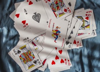 Cómo organizar un torneo de póker con amigos y familiares