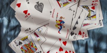 Cómo organizar un torneo de póker con amigos y familiares