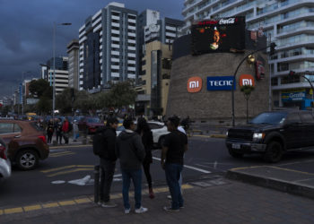 Ecuador se encamina a las Navidades tras concluir tres meses de apagones