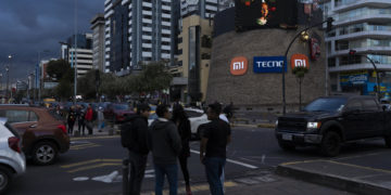 Ecuador se encamina a las Navidades tras concluir tres meses de apagones