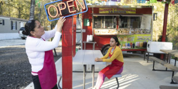 Los migrantes impulsan en 2024 el mayor crecimiento demográfico de EEUU en más de 20 años