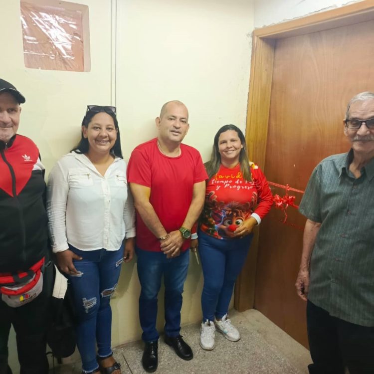 Entrega de la oficina al cronista del municipio