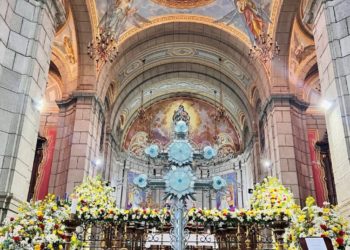 Cruz de la Catedral de Mérida se encuentra de nuevo en su sitio