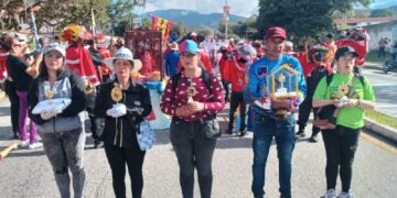 Centenares de vasallos celebraron los 500 años del nacimiento de San Benito de Palermo y acompañaron al inicio del Año Santo Jubilar de La Esperanza
