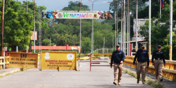 Venezuela reabre la frontera con Colombia tres días después del cierre por la investidura