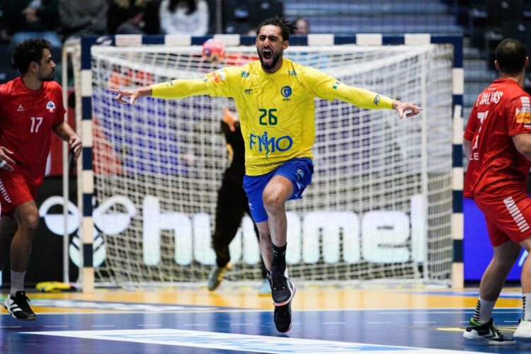 El jugador brasileño Hugo Bryan Monte Da Silva celebra un gol en el partido de la segunda fase que han jugado Brasil y Chile en Oslo, Noruega. EFE/EPA/Stian Lysberg Solum