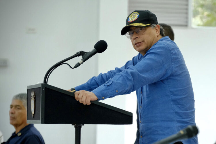 Fotografía cedida por la Presidencia de Colombia del mandatario Gustavo Petro durante un consejo de ministros en Ocaña (Colombia). EFE/ Presidencia de Colombia