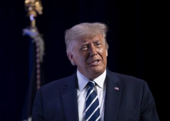 Trump asegura que Ucrania «está lista para llegar a un acuerdo» de paz con Rusia