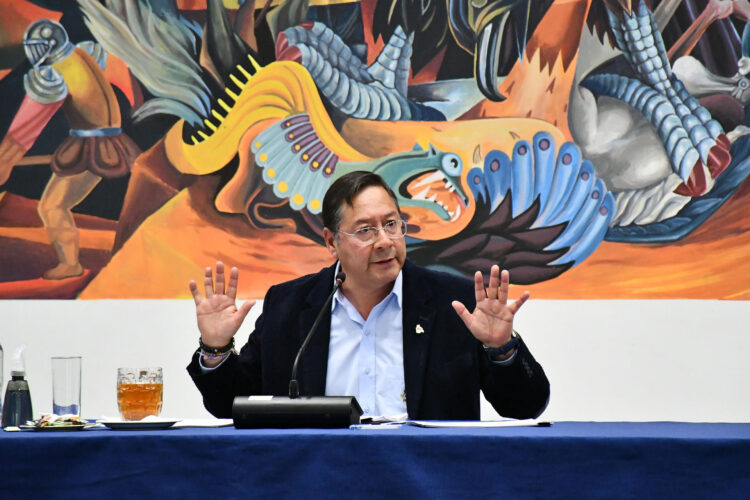 Fotografía de archivo del pasado 23 de diciembre del presidente de Bolivia, Luis Arce, durante una rueda de prensa en La Paz (Bolivia). EFE/STR