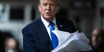 Donald Trump pide al Tribunal Supremo detener la sentencia en su caso penal en Nueva York