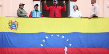 Maduro acusa a Machado de fingir un «autosecuestro» durante una manifestación en Caracas