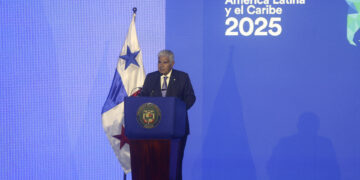 Mulino en foro económico regional: «El Canal de Panamá es y seguirá siendo de Panamá»