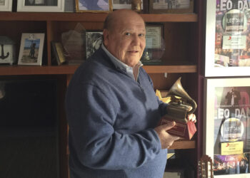 Fallece Leo Dan, el músico argentino que arrasó en Latinoamérica y llegó a Hollywood