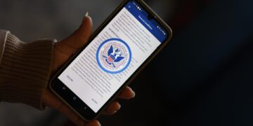 CBP One, que permitía a migrantes entrar a EEUU a través de la frontera, deja de funcionar