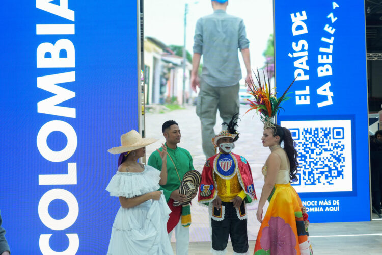 Vista del stand de Colombia de la 45 edición de la Feria Internacional de Turismo (FITUR) que ha sido inaugurada este miércoles en el recinto Ifema, en Madrid. EFE/ Borja Sánchez-Trillo