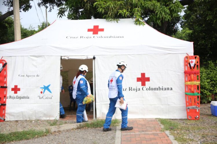 Cruz Roja colombiana se instala cerca del Puente Internacional Simón Bolívar en la frontera colombo venezolana para atender a quienes cruzan por razones humanitarias durante el cierre del tránsito.  Foto: Carlos Eduardo Ramírez