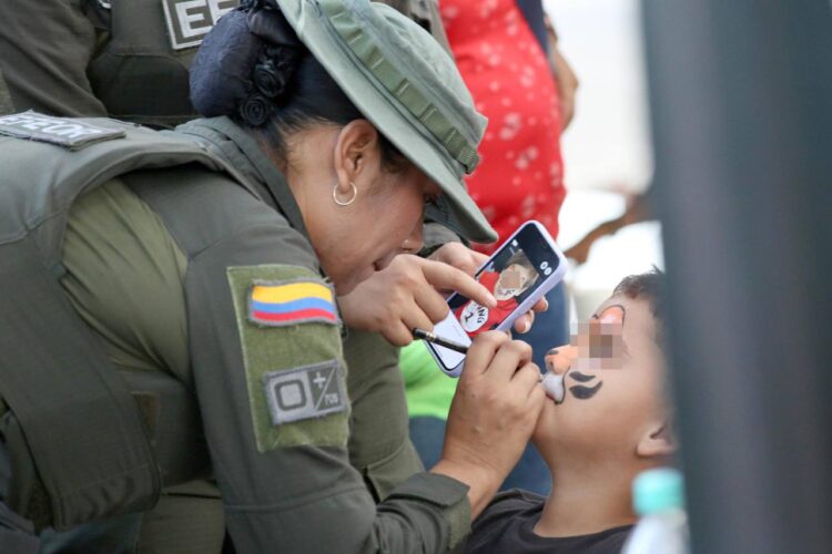 Frontera / Escuadrón Femenino de Operaciones Rurales  atiende a menores de edad con contextos de conflicto
