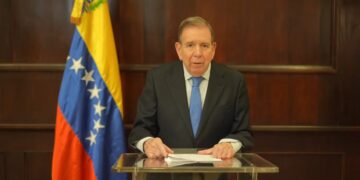 Edmundo González sobre su regreso: «Pretendían hacerme en el aire lo mismo que a María Corina, pero pronto lograremos ingresar a Venezuela»