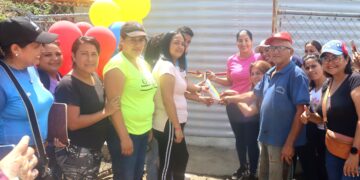 Alcaldesa Angie Quintana reinaugura tanque de agua en San Martín del Humo