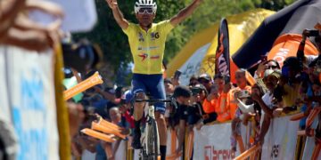 Vuelta al Táchira / Caída y mesa limpia para Eduin Becerra