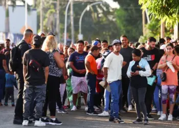 Primeras redadas de Trump dejan más de 500 detenidos y 373 deportaciones