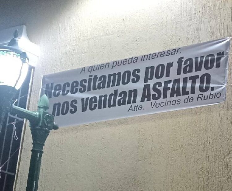 "Necesitamos por favor nos vendan asfalto", la solictud del alcalde de Junín. Foto: cortesía