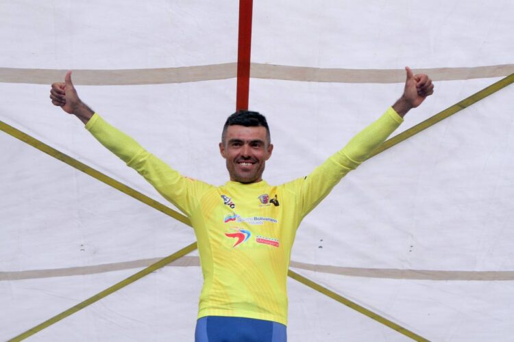 Vuelta al Táchira / Santo Cristo de La Grita vistió de amarillo a Eduin Becerra