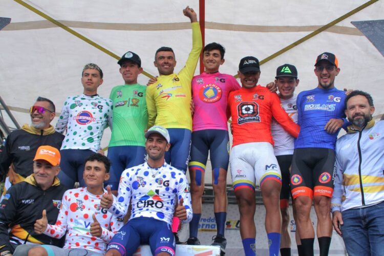 Vuelta al Táchira / Santo Cristo de La Grita vistió de amarillo a Eduin Becerra