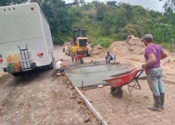 Táchira / En Uribante reparan vías entre la  comunidad, transportistas y la alcaldía