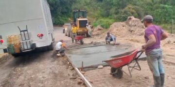 Táchira / En Uribante reparan vías entre la  comunidad, transportistas y la alcaldía