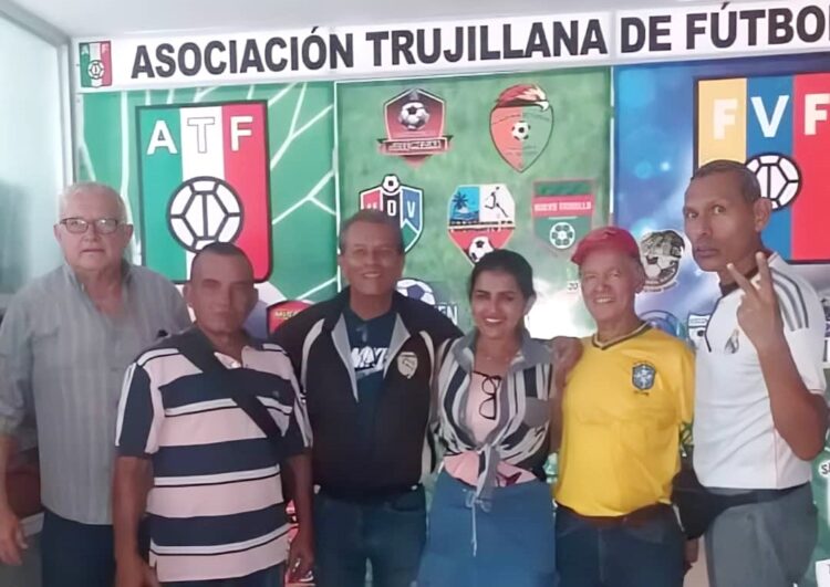 Directivos enfatizan importancia de la colaboración y compromiso de los clubes para el éxito del campeonato. (Foto Hablemos de Deporte)