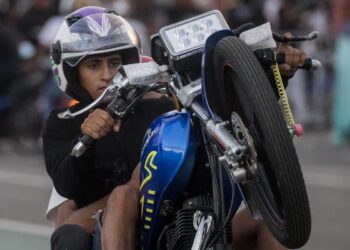 Boconó | Denuncian que motopiruetas no respetan adyacencias de instituciones educativas